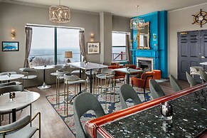 Landmark Inn