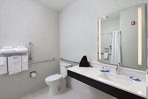 Holiday Inn Express Grand Rapids SW by IHG