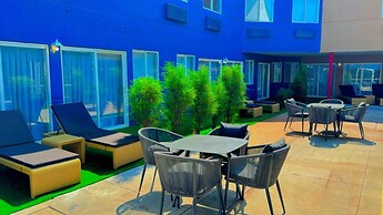 The Inn & Suites Omaha near ZOO