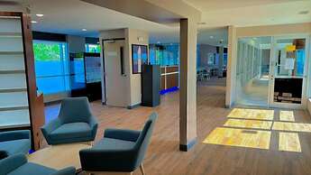 The Inn & Suites Omaha near ZOO