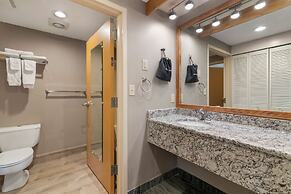 Best Western Plus Executive Court Inn & Conference Center