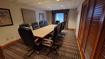 Cross Creek Inn & Suites