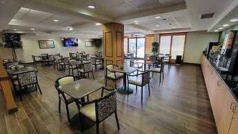 Cross Creek Inn & Suites