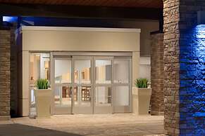 Cross Creek Inn & Suites