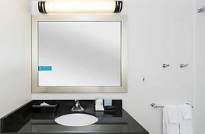 Hampton Inn & Suites Raleigh Cary Lenovo Center