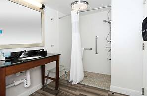 Hampton Inn & Suites Raleigh Cary Lenovo Center