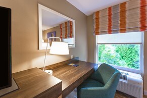 Hampton Inn & Suites Raleigh Cary Lenovo Center