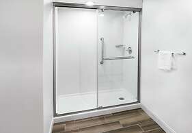 Hampton Inn & Suites Raleigh Cary Lenovo Center