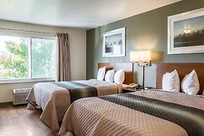 HomeTowne Studios by Red Roof Salem, OR