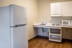 HomeTowne Studios by Red Roof Salem, OR