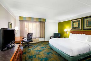 La Quinta Inn & Suites by Wyndham Austin Southwest