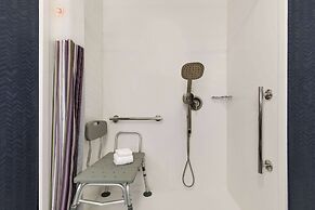 La Quinta Inn & Suites by Wyndham Austin Southwest
