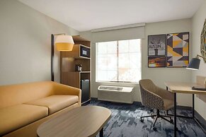 La Quinta Inn & Suites by Wyndham Austin Southwest