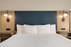 La Quinta Inn & Suites by Wyndham Austin Southwest