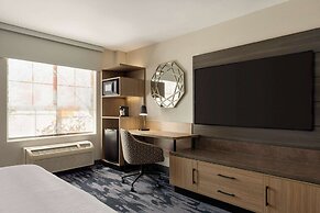 La Quinta Inn & Suites by Wyndham Austin Southwest