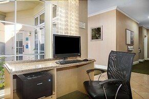 La Quinta Inn & Suites by Wyndham Austin Southwest