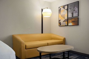 La Quinta Inn & Suites by Wyndham Austin Southwest