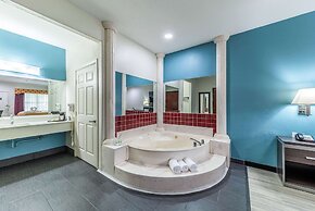 Quality Inn & Suites Canton