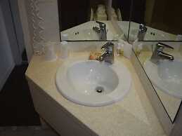 Castaways Resort and Suites