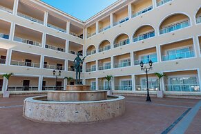 Eurostars Grand Cayacoa