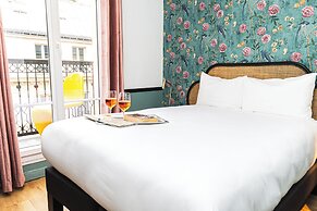 Vintage Paris Gare du Nord by Hiphophostels