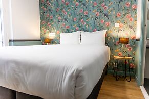 Vintage Paris Gare du Nord by Hiphophostels