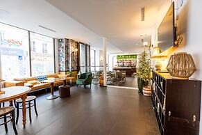 Vintage Paris Gare du Nord by Hiphophostels