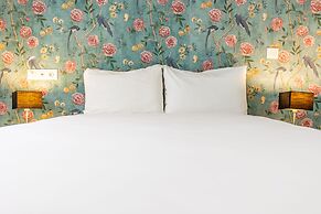 Vintage Paris Gare du Nord by Hiphophostels