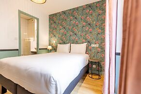 Vintage Paris Gare du Nord by Hiphophostels