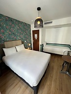 Vintage Paris Gare du Nord by Hiphophostels