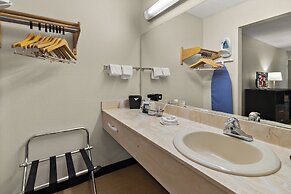 Red Roof Inn & Suites Cave City