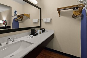 Red Roof Inn & Suites Cave City