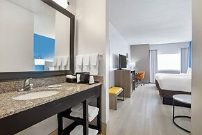 Comfort Inn & Suites Crystal Inn Sportsplex