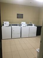 Comfort Inn & Suites Crystal Inn Sportsplex