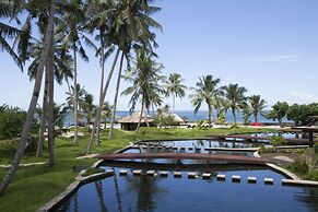 Coconuts Beach Club Resort & Spa