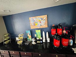 Econo Lodge Inn & Suites