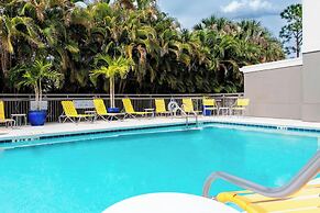 Fairfield Inn & Suites by Marriott Ft. Myers/Cape Coral
