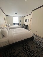 Night Hotel Broadway