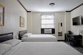 Night Hotel Broadway