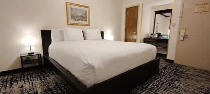 Night Hotel Broadway