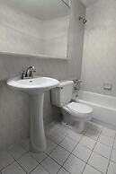 Night Hotel Broadway