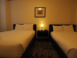Night Hotel Broadway