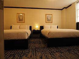 Night Hotel Broadway