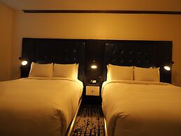 Night Hotel Broadway