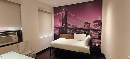 Night Hotel Broadway
