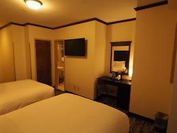 Night Hotel Broadway