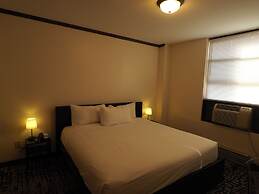 Night Hotel Broadway