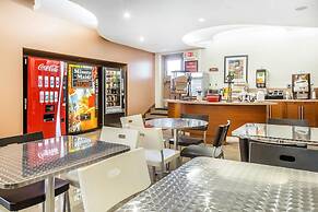 Econo Lodge West Haven