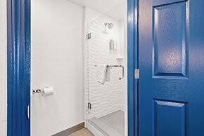 Spark by Hilton Oxford