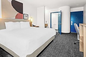 Spark by Hilton Oxford